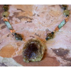ET 100nGG Etched Patina Brass Link Necklace - Green Garnet