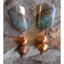 ET 9920ePE Etched Patina Solid Brass Contemporary Tapered Barrel Earrings - Gold/Bronze Pearls