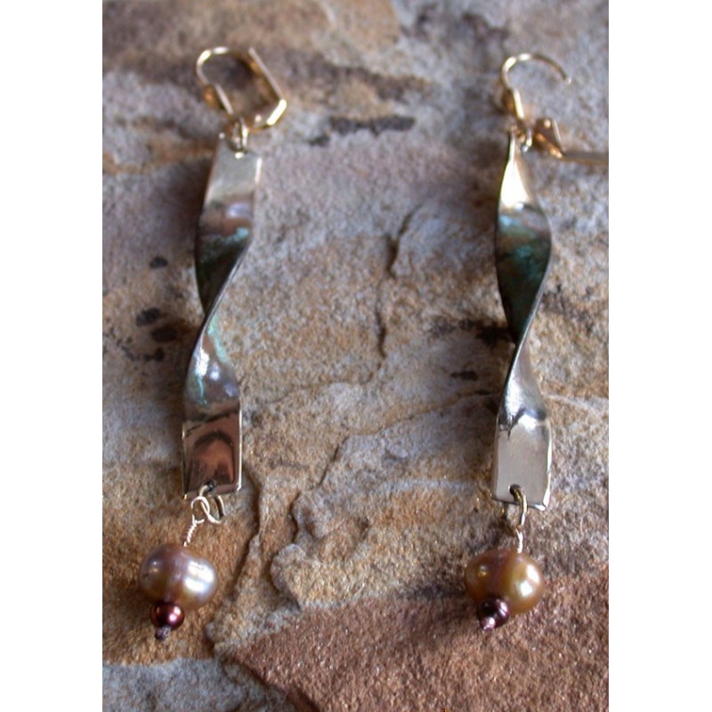 ET 122ePE Etched Patina Brass Twisted Link Dangle Earrings - Gold/Bronze Pearls ET 122ePE Etched Patina Brass Twisted Link Dangle Earrings - Gold/Bronze Pearls