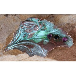 LP7473p  Verdigris Patina Brass Bumblebee on Tropical Leaf Pin - Amethyst and Onyx