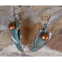 LP3463e Verdigris Patina Brass Double Philodendron Leaf Earrings - Bronze Pearls