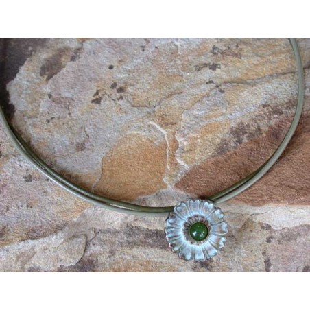 NAW2660pd White Patina Solid Brass Small Zinnia Floral Pendant - Nephrite Jade