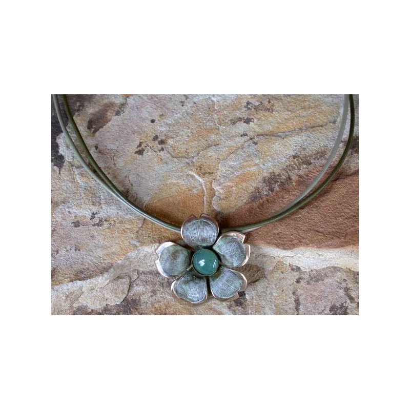 NW3494pd White Patina Solid Brass Cherokee Rose Pendant - Green Aventurine NW3494pd White Patina Solid Brass Cherokee Rose Pendant - Green Aventurine