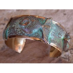 AQP 7663bc Verdigris Patina Solid Brass Sculptural Fish Aquatic Cuff