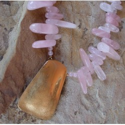 SIT 500n Silk Textured Forged Solid Brass Graduated Contemporary Trapezoid Necklace - Rose Quartz