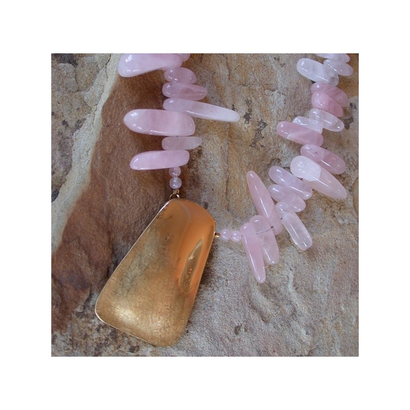 SIT 500n Silk Textured Forged Solid Brass Graduated Contemporary Trapezoid Necklace - Rose Quartz